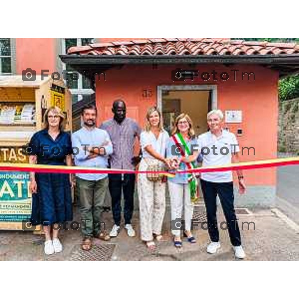Bergamo, 13 luglio 2026 - Inaugurazione dell’Infrastruttura Sociale di Quartiere “Stazione di Posta”, evento aperto alla cittadinanza promosso dal Comune di Bergamo. La cerimonia si svolge alle ore 16:00 presso Via Beltrami 33, Città Alta, Bergamo e prevede narrazioni tratte dal libro “Zorro” di Margaret Mazzantini, testimonianze della comunità e degli operatori,Intervengono Marcella Messina, assessora alle Politiche Sociali del Comune di Bergamo; Ferruccio Rota, assessore ai Lavori Pubblici del Comune di Bergamo; Sergio Capitanio, direttore della Fondazione Opera Bonomelli; Simonetta Cesa, direttrice sociosanitaria dell’ASST Papa Giovanni XXIII; ed Elena Carnevali, sindaca del Comune di Bergamo.