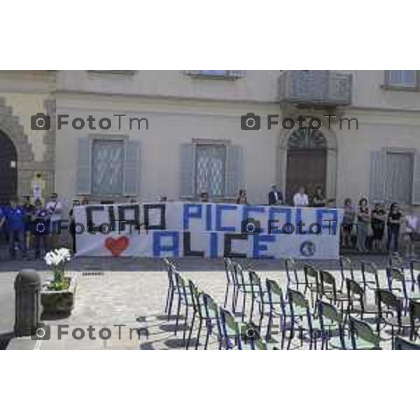Suisio funerale Alice Ferrari risucchiata da un bocchettone della piscina Sestri Levante 24 lluglio 2026 cronaca Bergamo Italia Foto Tiziano Manzoni Lapresse