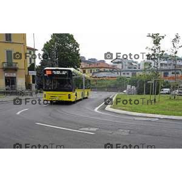 Bergamo viaggio inaugurale del nuovoEBRT elettrico dal capolinea dell\'e-BRT ( fronte alla Stazione Autolinee). a bordo del nuovo autobus tram su gomma. 28 luglio 2026 cronaca Bergamo Italia Foto Tiziano Manzoni Lapresse