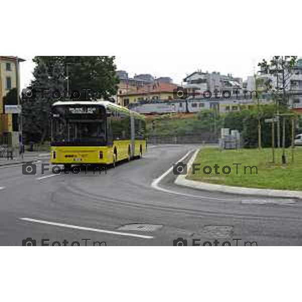Bergamo viaggio inaugurale del nuovoEBRT elettrico dal capolinea dell\'e-BRT ( fronte alla Stazione Autolinee). a bordo del nuovo autobus tram su gomma. 28 luglio 2026 cronaca Bergamo Italia Foto Tiziano Manzoni Lapresse