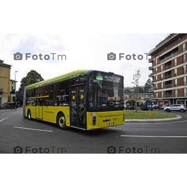 Bergamo viaggio inaugurale del nuovoEBRT elettrico dal capolinea dell\'e-BRT ( fronte alla Stazione Autolinee). a bordo del nuovo autobus tram su gomma. 28 luglio 2026 cronaca Bergamo Italia Foto Tiziano Manzoni Lapresse