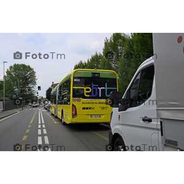Bergamo viaggio inaugurale del nuovoEBRT elettrico dal capolinea dell\'e-BRT ( fronte alla Stazione Autolinee). a bordo del nuovo autobus tram su gomma. 28 luglio 2026 cronaca Bergamo Italia Foto Tiziano Manzoni Lapresse