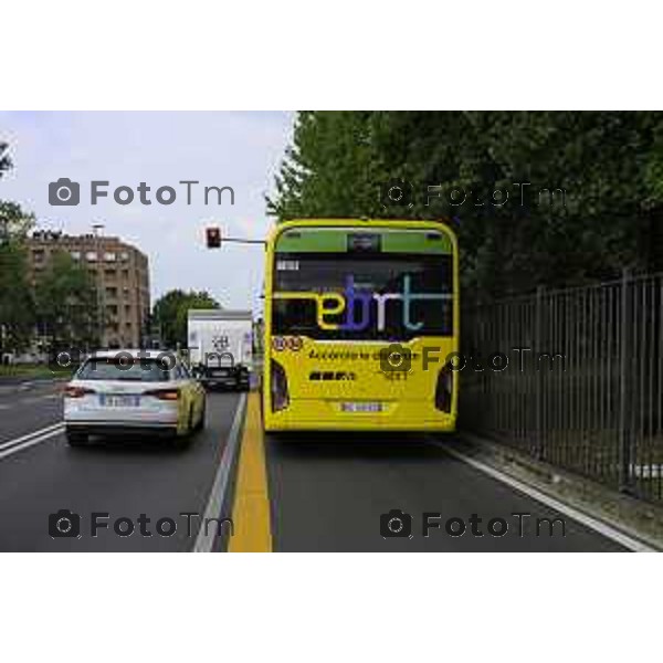 Bergamo viaggio inaugurale del nuovoEBRT elettrico dal capolinea dell\'e-BRT ( fronte alla Stazione Autolinee). a bordo del nuovo autobus tram su gomma. 28 luglio 2026 cronaca Bergamo Italia Foto Tiziano Manzoni Lapresse