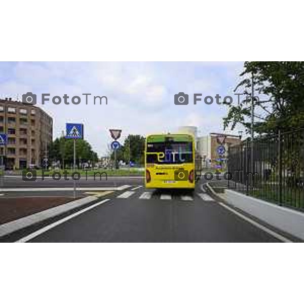 Bergamo viaggio inaugurale del nuovoEBRT elettrico dal capolinea dell\'e-BRT ( fronte alla Stazione Autolinee). a bordo del nuovo autobus tram su gomma. 28 luglio 2026 cronaca Bergamo Italia Foto Tiziano Manzoni Lapresse