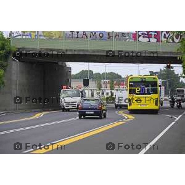 Bergamo viaggio inaugurale del nuovoEBRT elettrico dal capolinea dell\'e-BRT ( fronte alla Stazione Autolinee). a bordo del nuovo autobus tram su gomma. 28 luglio 2026 cronaca Bergamo Italia Foto Tiziano Manzoni Lapresse