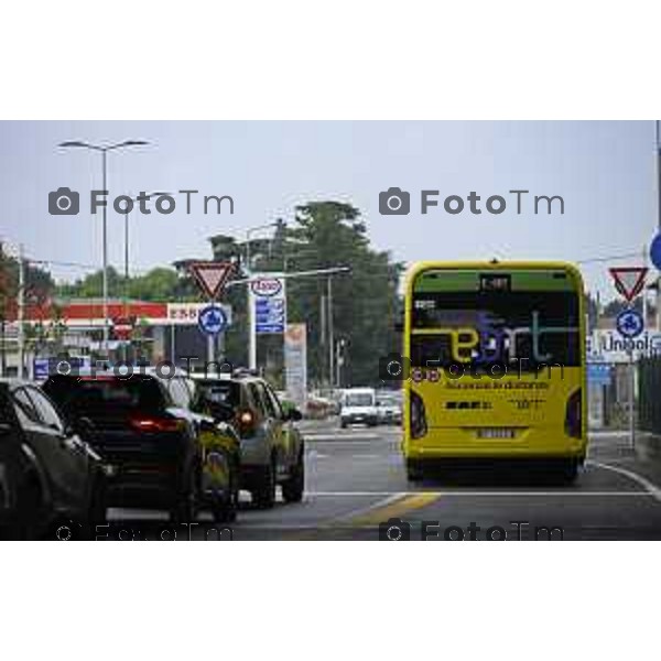 Bergamo viaggio inaugurale del nuovoEBRT elettrico dal capolinea dell\'e-BRT ( fronte alla Stazione Autolinee). a bordo del nuovo autobus tram su gomma. 28 luglio 2026 cronaca Bergamo Italia Foto Tiziano Manzoni Lapresse