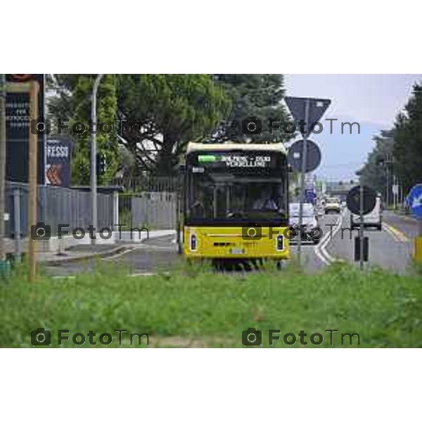 Bergamo viaggio inaugurale del nuovoEBRT elettrico dal capolinea dell\'e-BRT ( fronte alla Stazione Autolinee). a bordo del nuovo autobus tram su gomma. 28 luglio 2026 cronaca Bergamo Italia Foto Tiziano Manzoni Lapresse