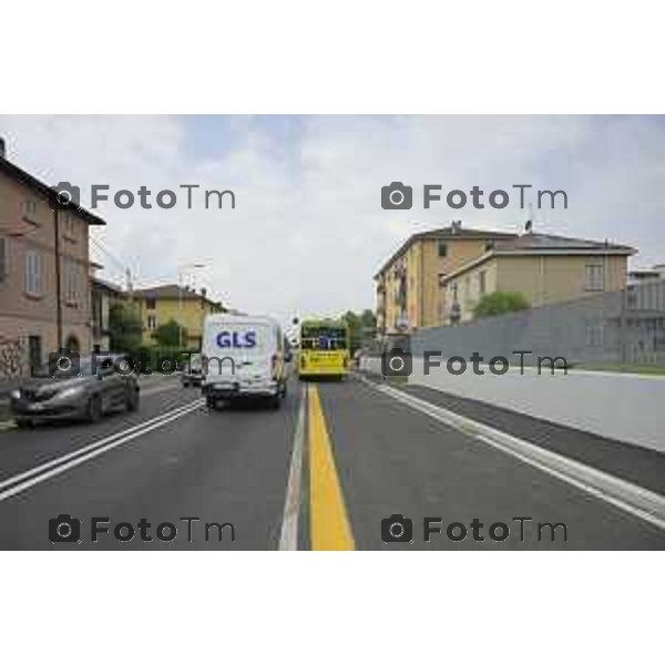Bergamo viaggio inaugurale del nuovoEBRT elettrico dal capolinea dell\'e-BRT ( fronte alla Stazione Autolinee). a bordo del nuovo autobus tram su gomma. 28 luglio 2026 cronaca Bergamo Italia Foto Tiziano Manzoni Lapresse