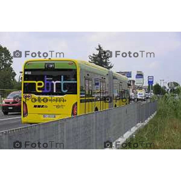 Bergamo viaggio inaugurale del nuovoEBRT elettrico dal capolinea dell\'e-BRT ( fronte alla Stazione Autolinee). a bordo del nuovo autobus tram su gomma. 28 luglio 2026 cronaca Bergamo Italia Foto Tiziano Manzoni Lapresse