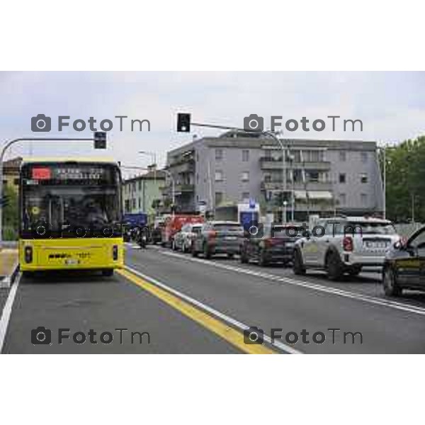 Bergamo viaggio inaugurale del nuovoEBRT elettrico dal capolinea dell\'e-BRT ( fronte alla Stazione Autolinee). a bordo del nuovo autobus tram su gomma. 28 luglio 2026 cronaca Bergamo Italia Foto Tiziano Manzoni Lapresse