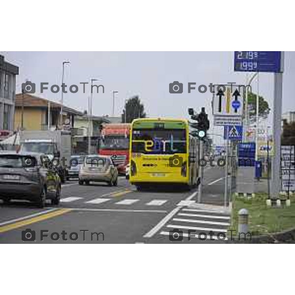 Bergamo viaggio inaugurale del nuovoEBRT elettrico dal capolinea dell\'e-BRT ( fronte alla Stazione Autolinee). a bordo del nuovo autobus tram su gomma. 28 luglio 2026 cronaca Bergamo Italia Foto Tiziano Manzoni Lapresse