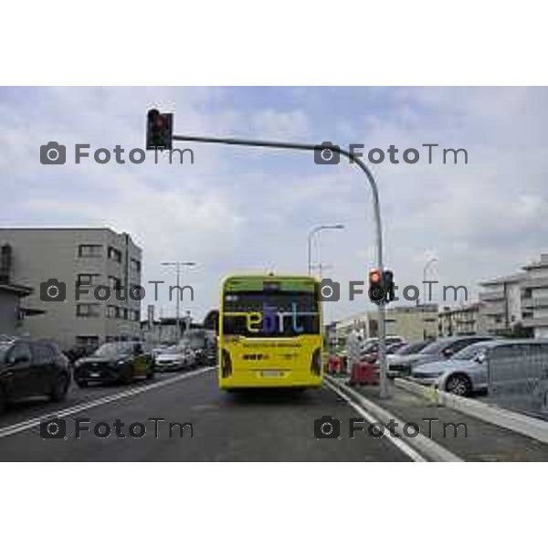Bergamo viaggio inaugurale del nuovoEBRT elettrico dal capolinea dell\'e-BRT ( fronte alla Stazione Autolinee). a bordo del nuovo autobus tram su gomma. 28 luglio 2026 cronaca Bergamo Italia Foto Tiziano Manzoni Lapresse