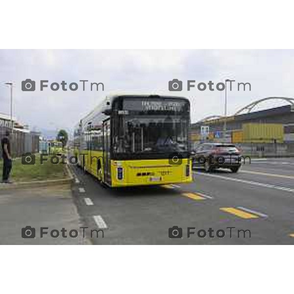 Bergamo viaggio inaugurale del nuovoEBRT elettrico dal capolinea dell\'e-BRT ( fronte alla Stazione Autolinee). a bordo del nuovo autobus tram su gomma. 28 luglio 2026 cronaca Bergamo Italia Foto Tiziano Manzoni Lapresse