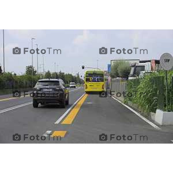 Bergamo viaggio inaugurale del nuovoEBRT elettrico dal capolinea dell\'e-BRT ( fronte alla Stazione Autolinee). a bordo del nuovo autobus tram su gomma. 28 luglio 2026 cronaca Bergamo Italia Foto Tiziano Manzoni Lapresse