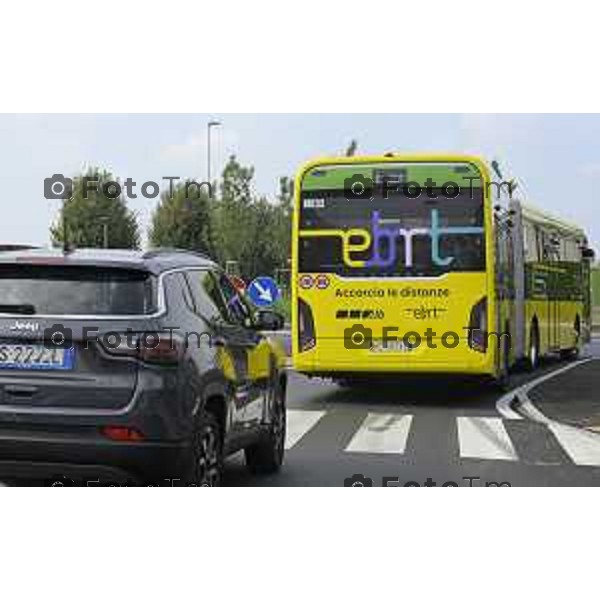 Bergamo viaggio inaugurale del nuovoEBRT elettrico dal capolinea dell\'e-BRT ( fronte alla Stazione Autolinee). a bordo del nuovo autobus tram su gomma. 28 luglio 2026 cronaca Bergamo Italia Foto Tiziano Manzoni Lapresse