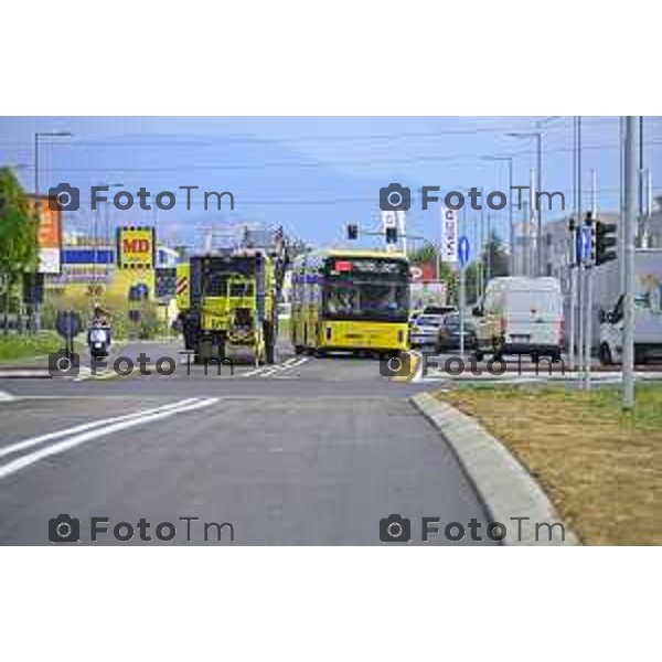 Bergamo viaggio inaugurale del nuovoEBRT elettrico dal capolinea dell\'e-BRT ( fronte alla Stazione Autolinee). a bordo del nuovo autobus tram su gomma. 28 luglio 2026 cronaca Bergamo Italia Foto Tiziano Manzoni Lapresse