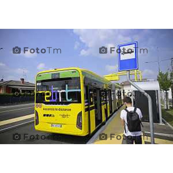 Bergamo viaggio inaugurale del nuovoEBRT elettrico dal capolinea dell\'e-BRT ( fronte alla Stazione Autolinee). a bordo del nuovo autobus tram su gomma. 28 luglio 2026 cronaca Bergamo Italia Foto Tiziano Manzoni Lapresse