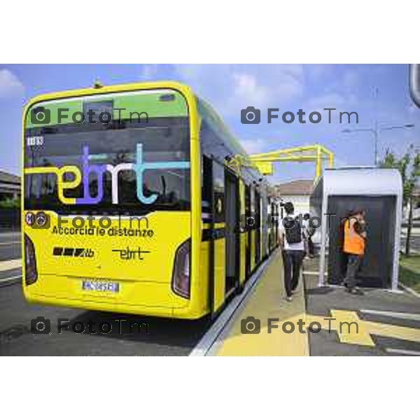 Bergamo viaggio inaugurale del nuovoEBRT elettrico dal capolinea dell\'e-BRT ( fronte alla Stazione Autolinee). a bordo del nuovo autobus tram su gomma. 28 luglio 2026 cronaca Bergamo Italia Foto Tiziano Manzoni Lapresse