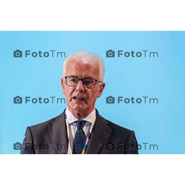 Bergamo, 29 luglio 2026 – Inaugurazione della nuova linea ATB E-BRT tra Bergamo e Dalmine, con collegamenti verso KM Rosso, Verdello e Stezzano. La cerimonia si è svolta presso Palazzo Frizzoni alla presenza delle autorità istituzionali, dei rappresentanti delle agenzie di bacino e degli stakeholder coinvolti nel progetto. Al termine dell\'evento si è tenuto il tradizionale taglio del nastro, che ha sancito l\'avvio ufficiale della nuova infrastruttura di trasporto pubblico. con Gianfranco Gafforelli presidente della Provincia di Bergamo