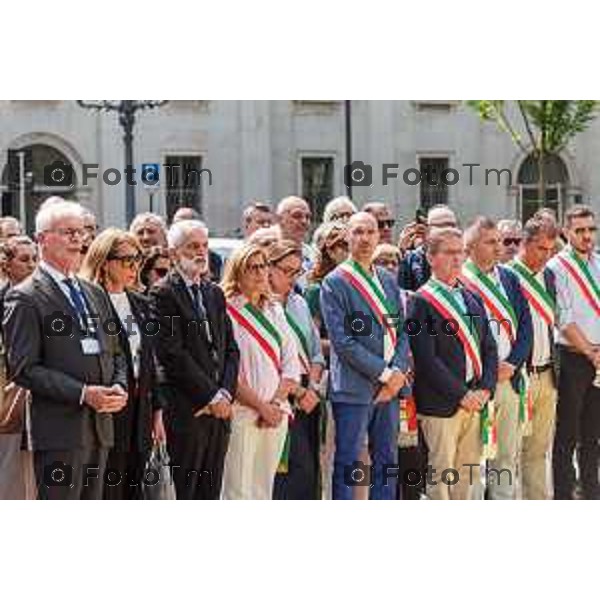 Bergamo, 29 luglio 2026 – Inaugurazione della nuova linea ATB E-BRT tra Bergamo e Dalmine, con collegamenti verso KM Rosso, Verdello e Stezzano. La cerimonia si è svolta presso Palazzo Frizzoni alla presenza delle autorità istituzionali, dei rappresentanti delle agenzie di bacino e degli stakeholder coinvolti nel progetto. Al termine dell\'evento si è tenuto il tradizionale taglio del nastro, che ha sancito l\'avvio ufficiale della nuova infrastruttura di trasporto pubblico. In foto: Elena Carnevali, sindaca di Bergamo.