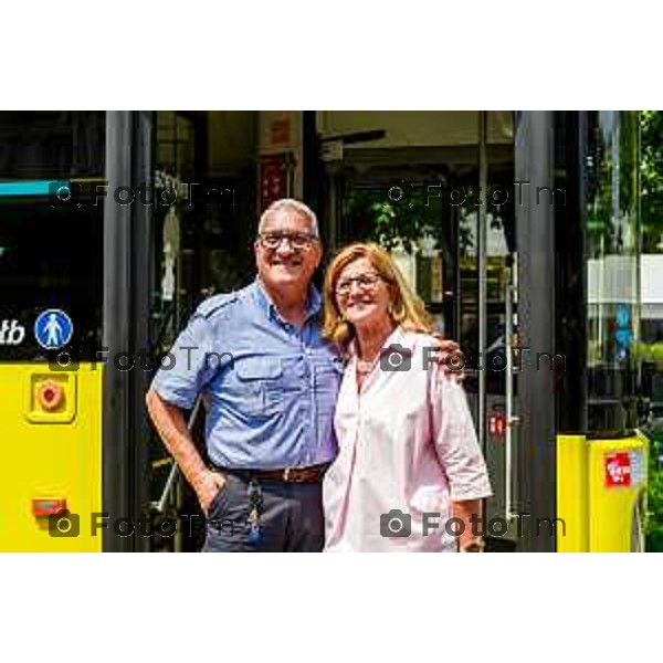 Bergamo, 29 luglio 2026 – Inaugurazione della nuova linea ATB E-BRT tra Bergamo e Dalmine, con collegamenti verso KM Rosso, Verdello e Stezzano. La cerimonia si è svolta presso Palazzo Frizzoni alla presenza delle autorità istituzionali, dei rappresentanti delle agenzie di bacino e degli stakeholder coinvolti nel progetto. Al termine dell\'evento si è tenuto il tradizionale taglio del nastro, che ha sancito l\'avvio ufficiale della nuova infrastruttura di trasporto pubblico. In foto: Elena Carnevali, sindaca di Bergamo.