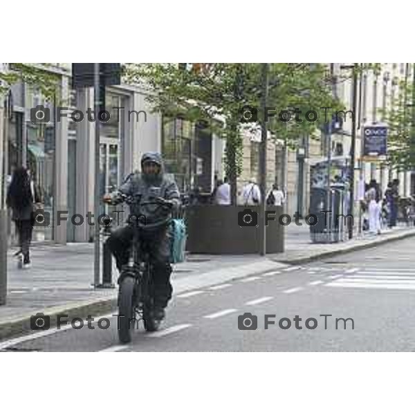 Bergamo Traffcio e Rider con bici Glovo delivero Via Autostrada e pony 10 settembre 2026 cronaca Bergamo Italia Foto Tiziano Manzoni Lapresse