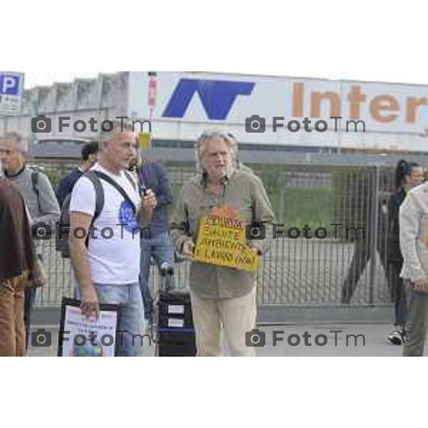 Bergamo flash mob Uffici Sacbo protesta sviluppo aeroporto 12 settembre 2026 cronaca Bergamo Italia Foto Tiziano Manzoni Lapresse