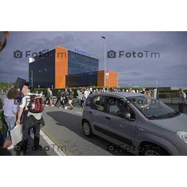 Bergamo flash mob Uffici Sacbo protesta sviluppo aeroporto 12 settembre 2026 cronaca Bergamo Italia Foto Tiziano Manzoni Lapresse