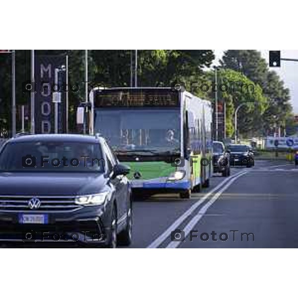 Bergamo 14 Settembre primo giorno di scuola con eBRT 525 Lallio Bergamo 14 settembre 2026 cronaca Bergamo Italia Foto Tiziano Manzoni Lapresse