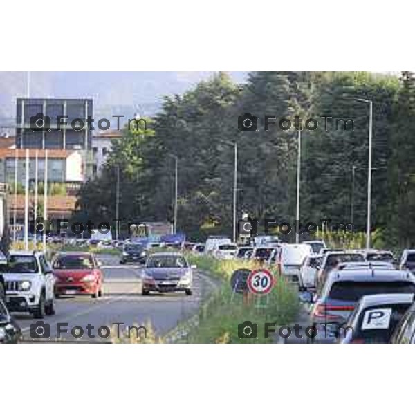 Bergamo 14 Settembre primo giorno di scuola con eBRT Via Autostrada ingresso città 14 settembre 2026 cronaca Bergamo Italia Foto Tiziano Manzoni Lapresse