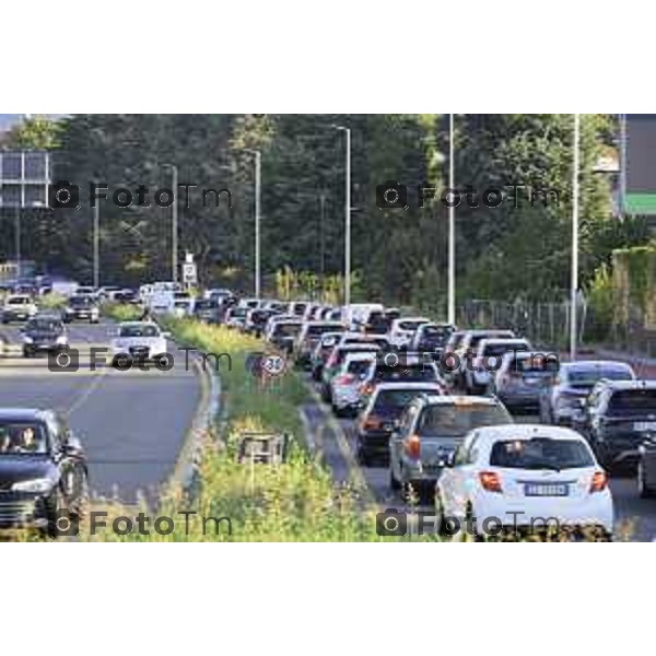 Bergamo 14 Settembre primo giorno di scuola con eBRT Via Autostrada ingresso città 14 settembre 2026 cronaca Bergamo Italia Foto Tiziano Manzoni Lapresse