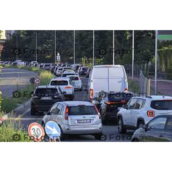 Bergamo 14 Settembre primo giorno di scuola con eBRT Via Autostrada ingresso città 14 settembre 2026 cronaca Bergamo Italia Foto Tiziano Manzoni Lapresse