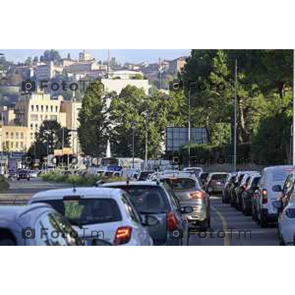 Bergamo 14 Settembre primo giorno di scuola con eBRT Via Autostrada ingresso città 14 settembre 2026 cronaca Bergamo Italia Foto Tiziano Manzoni Lapresse
