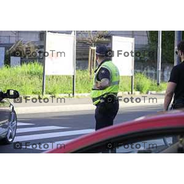Bergamo 14 Settembre primo giorno di scuola con eBRT Incrocio Via San Giorgio Via Simoncini e ponte ferrovia per via Autostrada controllato dalla polizia locale 14 settembre 2026 cronaca Bergamo Italia Foto Tiziano Manzoni Lapresse