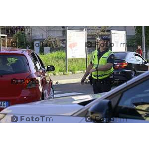 Bergamo 14 Settembre primo giorno di scuola con eBRT Incrocio Via San Giorgio Via Simoncini e ponte ferrovia per via Autostrada controllato dalla polizia locale 14 settembre 2026 cronaca Bergamo Italia Foto Tiziano Manzoni Lapresse