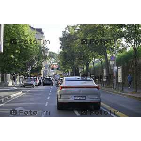 Bergamo 14 Settembre primo giorno di scuola con eBRT Via Bonomelli 14 settembre 2026 cronaca Bergamo Italia Foto Tiziano Manzoni Lapresse