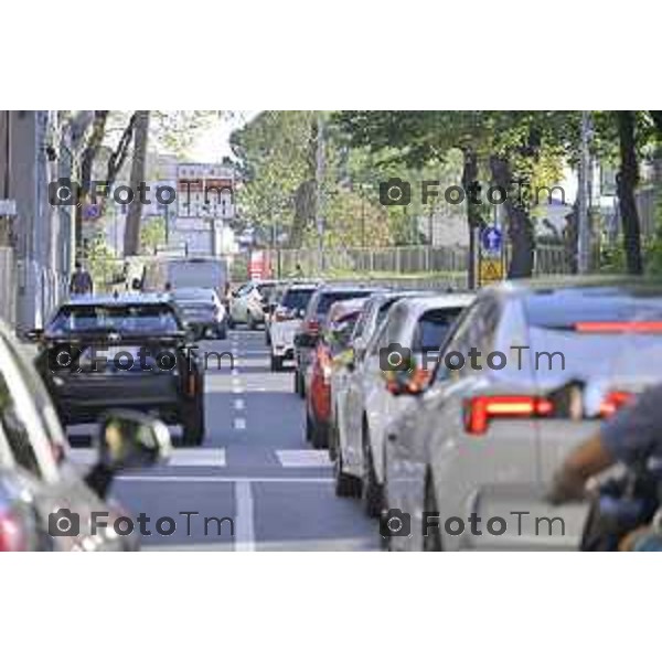 Bergamo 14 Settembre primo giorno di scuola con eBRT Via Bonomelli 14 settembre 2026 cronaca Bergamo Italia Foto Tiziano Manzoni Lapresse