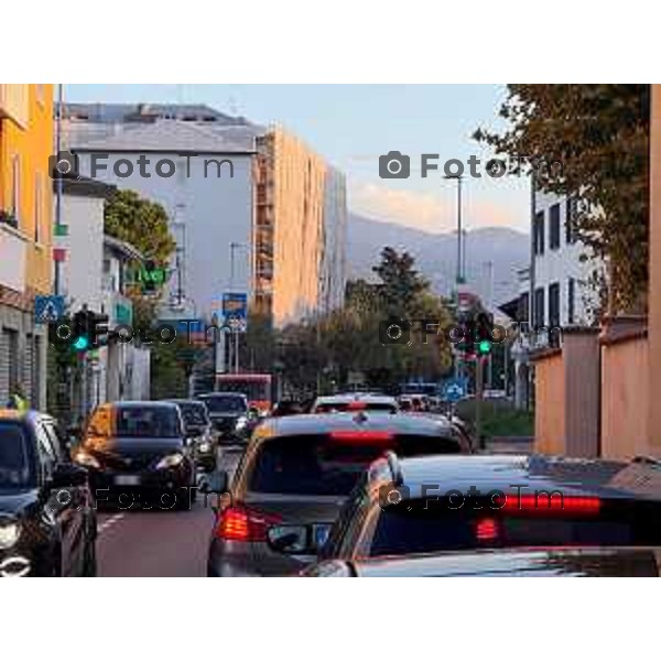 Bergamo 14 Settembre primo giorno di scuola con eBRT 525 Via Zanica 14 settembre 2026 cronaca Bergamo Italia Foto Tiziano Manzoni Lapresse