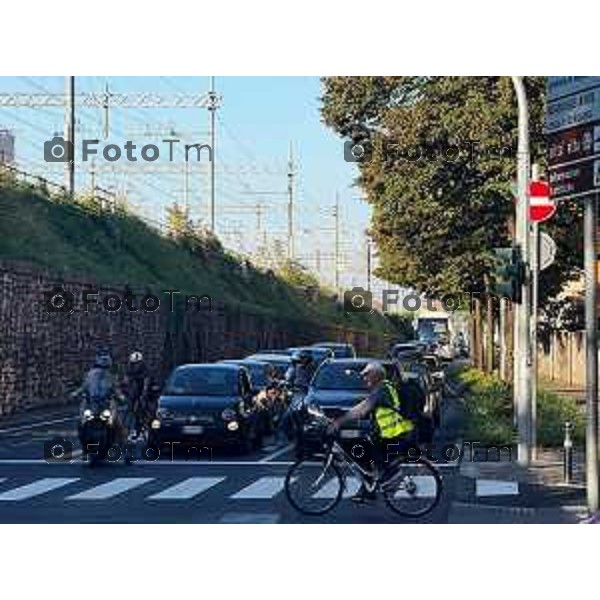 Bergamo 14 Settembre primo giorno di scuola con eBRT 525 Bonomelli 14 settembre 2026 cronaca Bergamo Italia Foto Tiziano Manzoni Lapresse