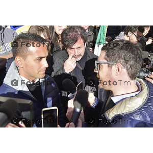 Bergamo Di Battista e Di Maio movimento 5 stelle a per iovotono nella foto Luigi Di Maio