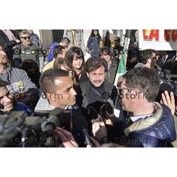 Bergamo Di Battista e Di Maio movimento 5 stelle a per iovotono nella foto Luigi Di Maio