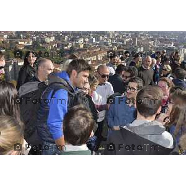 Bergamo Di Battista e Di Maio movimento 5 stelle a per iovotono nella foto Alessandro Di Battista movimento 5 stelle