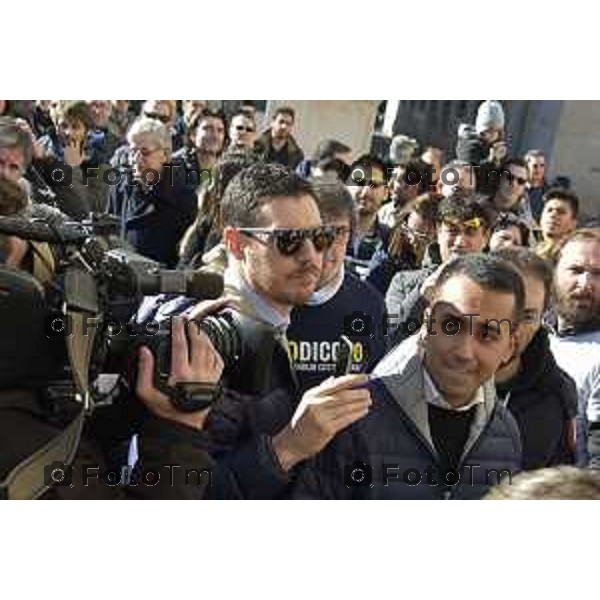 Bergamo Di Battista e Di Maio movimento 5 stelle a per iovotono nella foto Luigi Di Maio