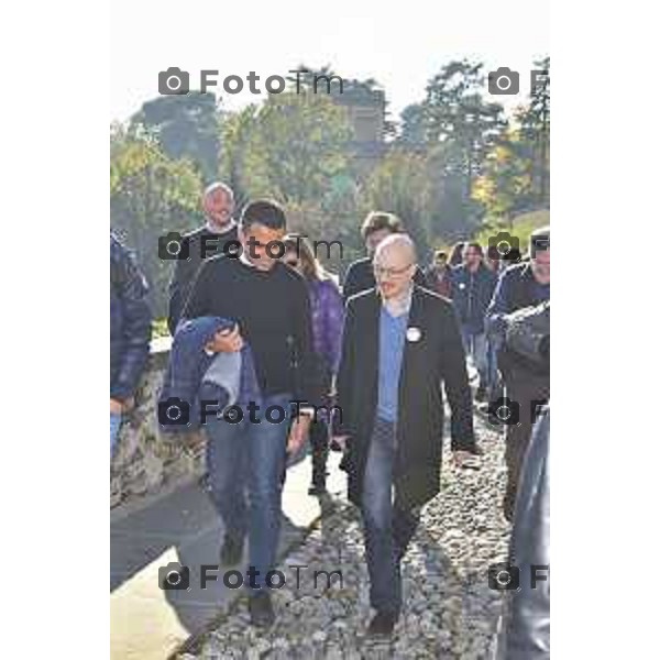 Bergamo Di Battista e Di Maio movimento 5 stelle a per iovotono nella foto Luigi Di Maio