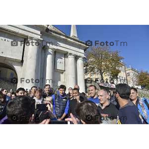 Bergamo Di Battista e Di Maio movimento 5 stelle a per iovotono nella foto Alessandro Di Battista movimento 5 stelle