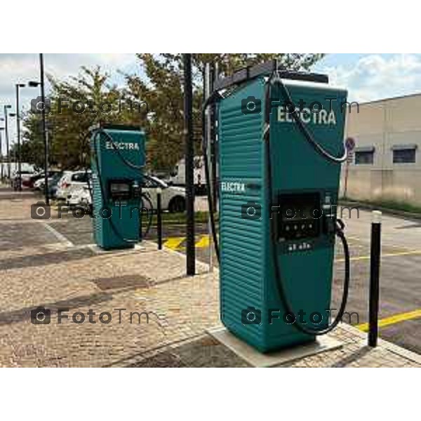 Bergamo nuovo hub ultrafast di ricarica elettrica per veicoli elettrici. 18 settembre 2026 cronaca Bergamo Italia Foto Tiziano Manzoni Lapresse