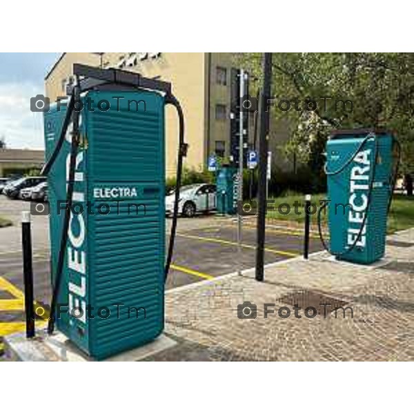 Bergamo nuovo hub ultrafast di ricarica elettrica per veicoli elettrici. 18 settembre 2026 cronaca Bergamo Italia Foto Tiziano Manzoni Lapresse