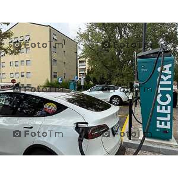 Bergamo nuovo hub ultrafast di ricarica elettrica per veicoli elettrici. 18 settembre 2026 cronaca Bergamo Italia Foto Tiziano Manzoni Lapresse