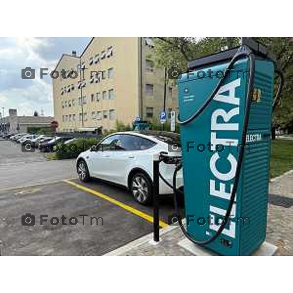 Bergamo nuovo hub ultrafast di ricarica elettrica per veicoli elettrici. 18 settembre 2026 cronaca Bergamo Italia Foto Tiziano Manzoni Lapresse