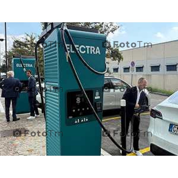 Bergamo nuovo hub ultrafast di ricarica elettrica per veicoli elettrici. 18 settembre 2026 cronaca Bergamo Italia Foto Tiziano Manzoni Lapresse